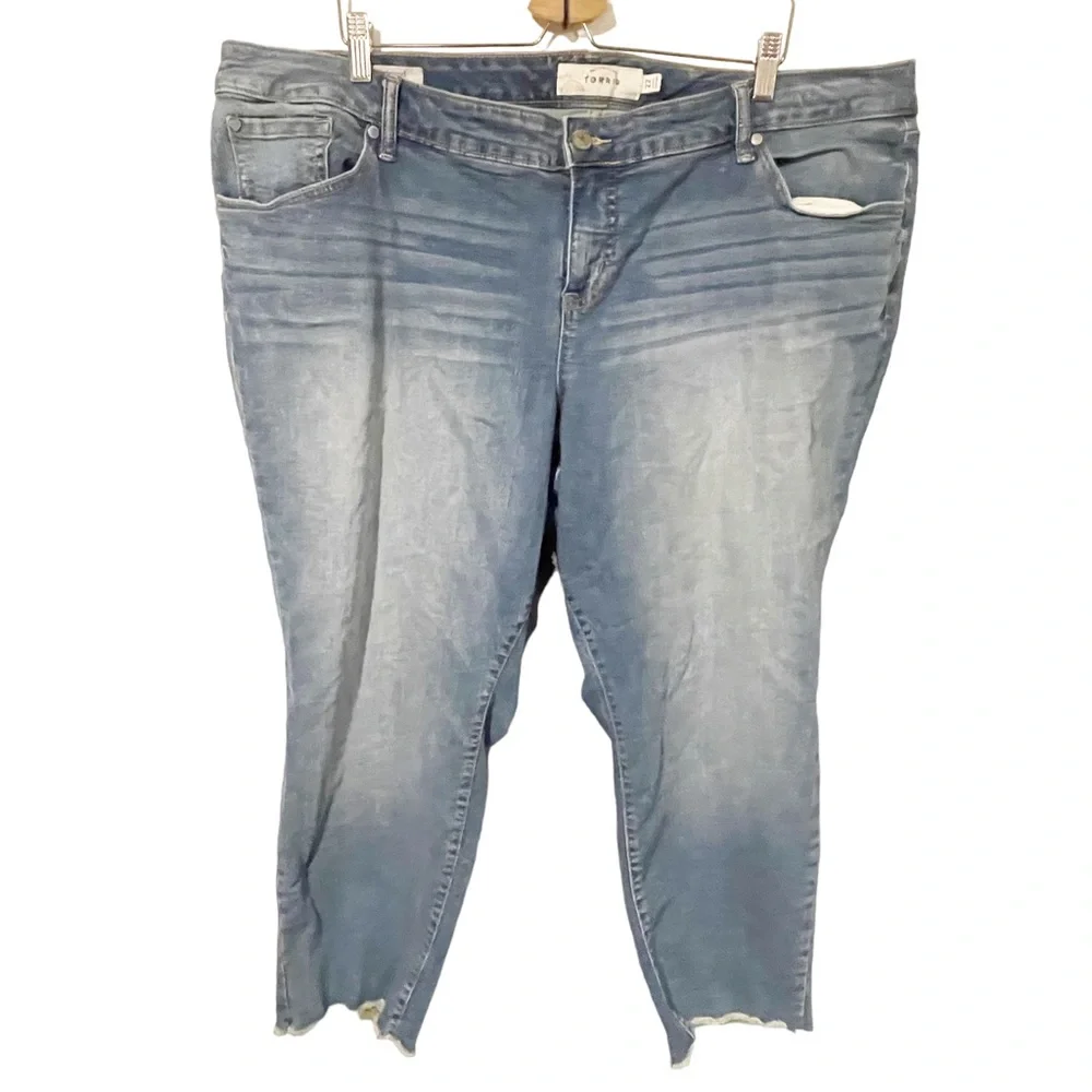 Torrid Plus Size 22 Boyfriend Fit Raw‎ Hem Medium Wash Jeans